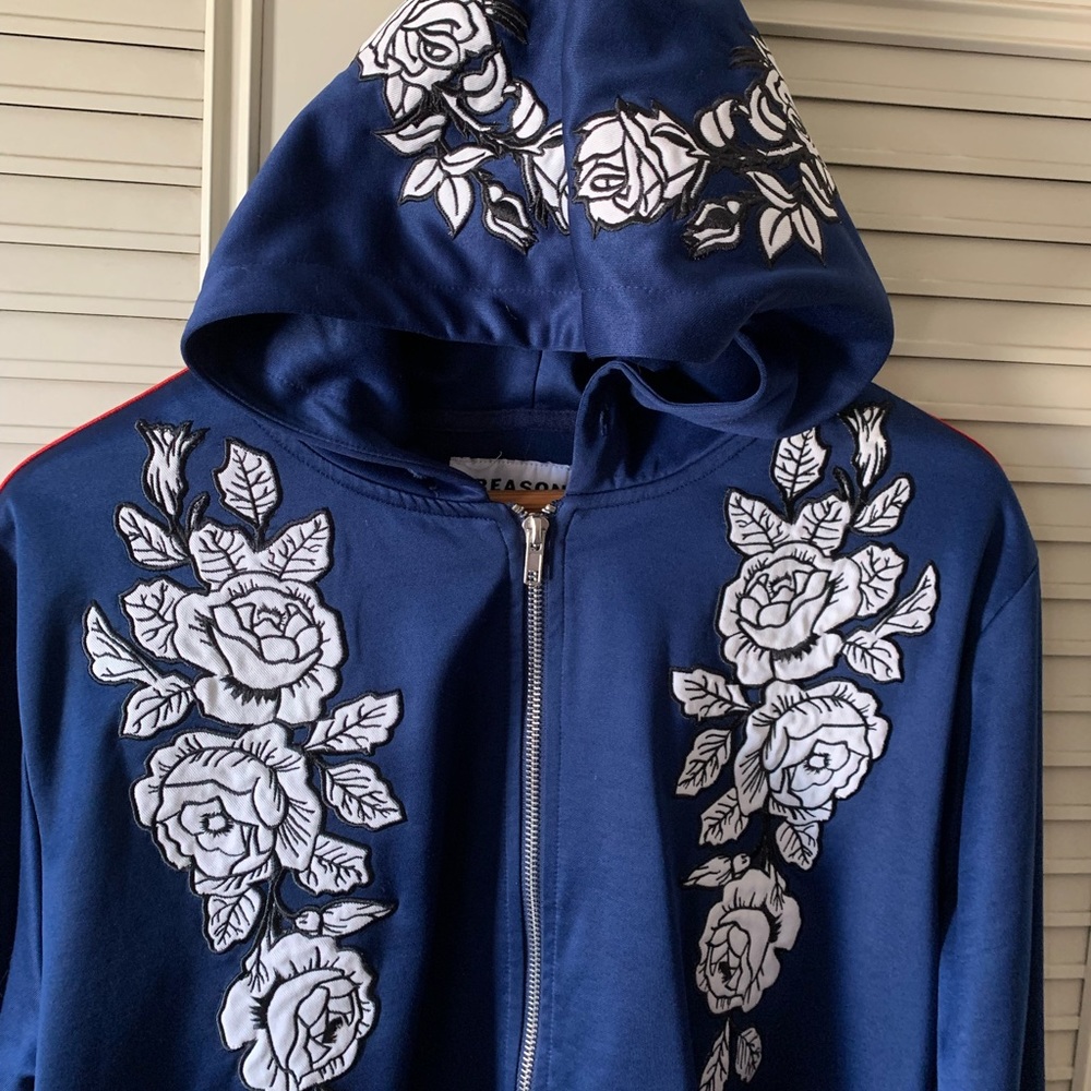Gorgeous hoodie with embroidered flower detail 🌺 Size L Great condition